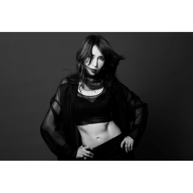 工藤静香、最新アルバム『Dynamic』完全受注生産限定盤特典の特典画像を一挙公開