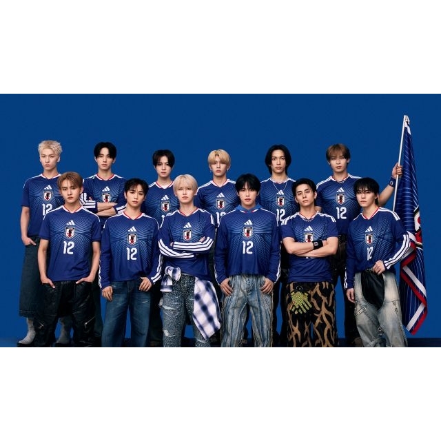 JO1＆INIによるユニット・JI BLUE、サッカー日本代表戦で「景色」を初ライヴパフォーマンス