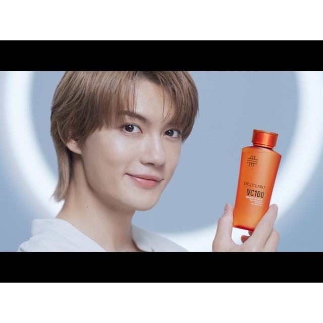 ドクターシーラボ「VC100」のCMに出演している男性は？
