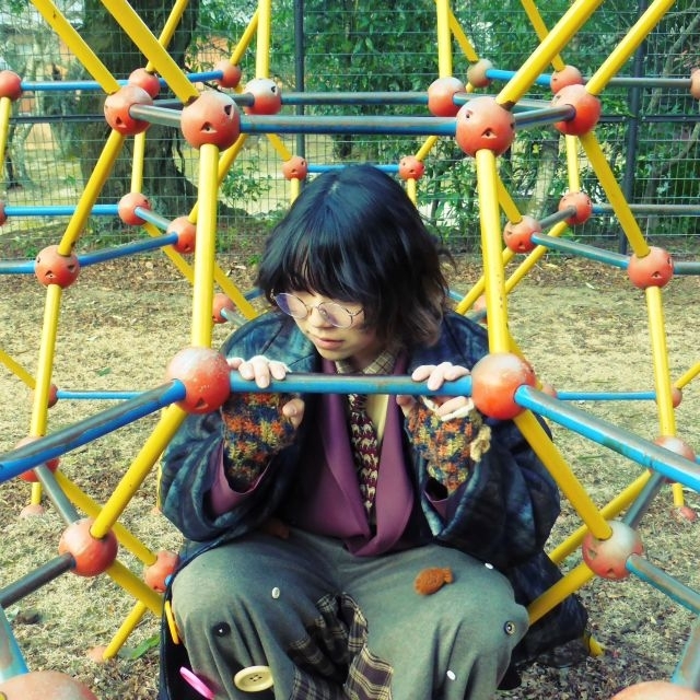 京都在住の新鋭SSW・yui bbb、疑念と執着が滲む新曲「きみのけむり」リリース＆MV公開