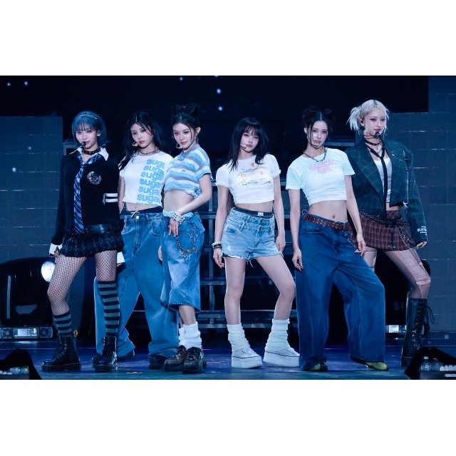 ILLIT、初のライヴ・ツアー完走　HANAのJISOO・MOMOKAがサプライズ登場し新曲ステージを披露