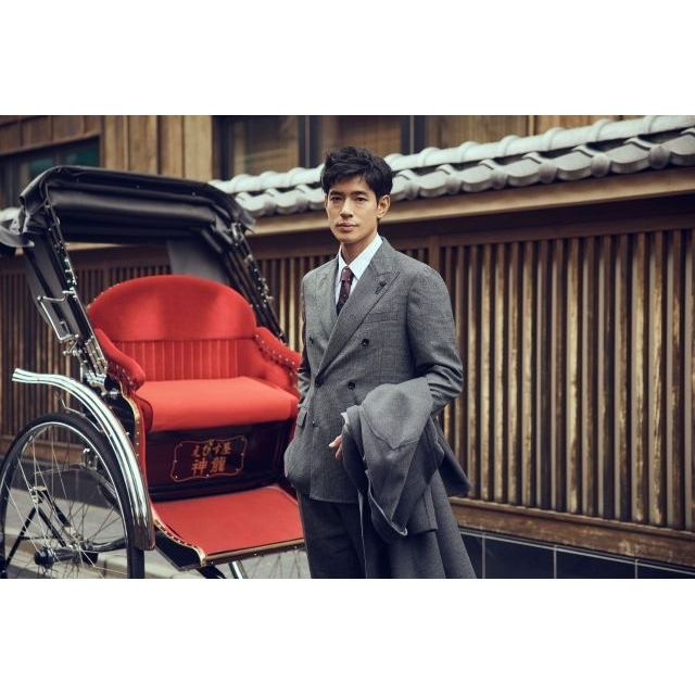 「LARDINI」の2026年秋冬コレクション・キャンペーン・ヴィジュアルに登場する男性は？