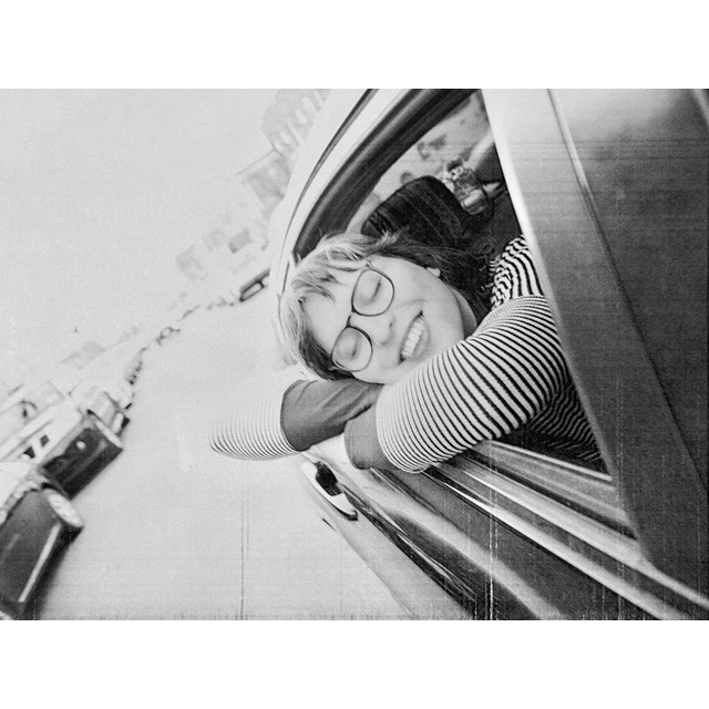 モア・イーズ、新作ソロ・アルバム『sentence structure in the country』を発表