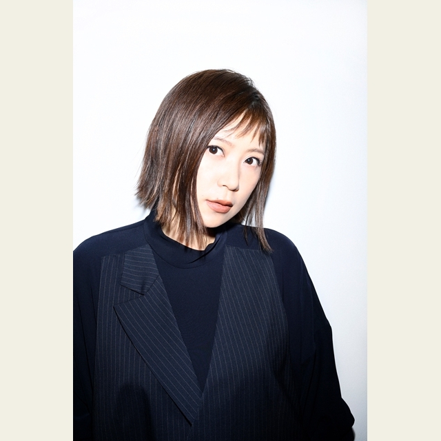 絢香、Mrs. GREEN APPLEがMCの番組『テレビ×ミセス』出演＆「三日月」20周年記念版動画公開