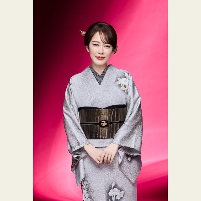 丘みどり、新曲「夢乱舞」ジャケット写真+アーティスト写真公開　デジタル・リリース＆MV公開も