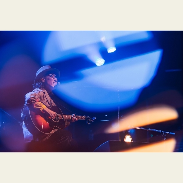 ハナレグミ、ゲストに内田也哉子と中納良恵を迎えた〈THE MOMENT〉追加公演のレポートが到着