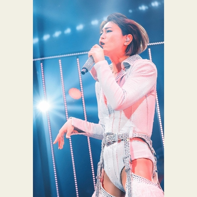 氷川きよし、KIINA.として魅せた東京公演のレポート到着　氷川「初めてのKIINA.を全面に出したライヴ」