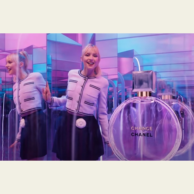シャネルの香水「チャンス」のCMで香水を追いかける可愛らしい女性は？